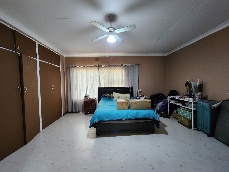 3 Bedroom Property for Sale in Heuwelsig Northern Cape